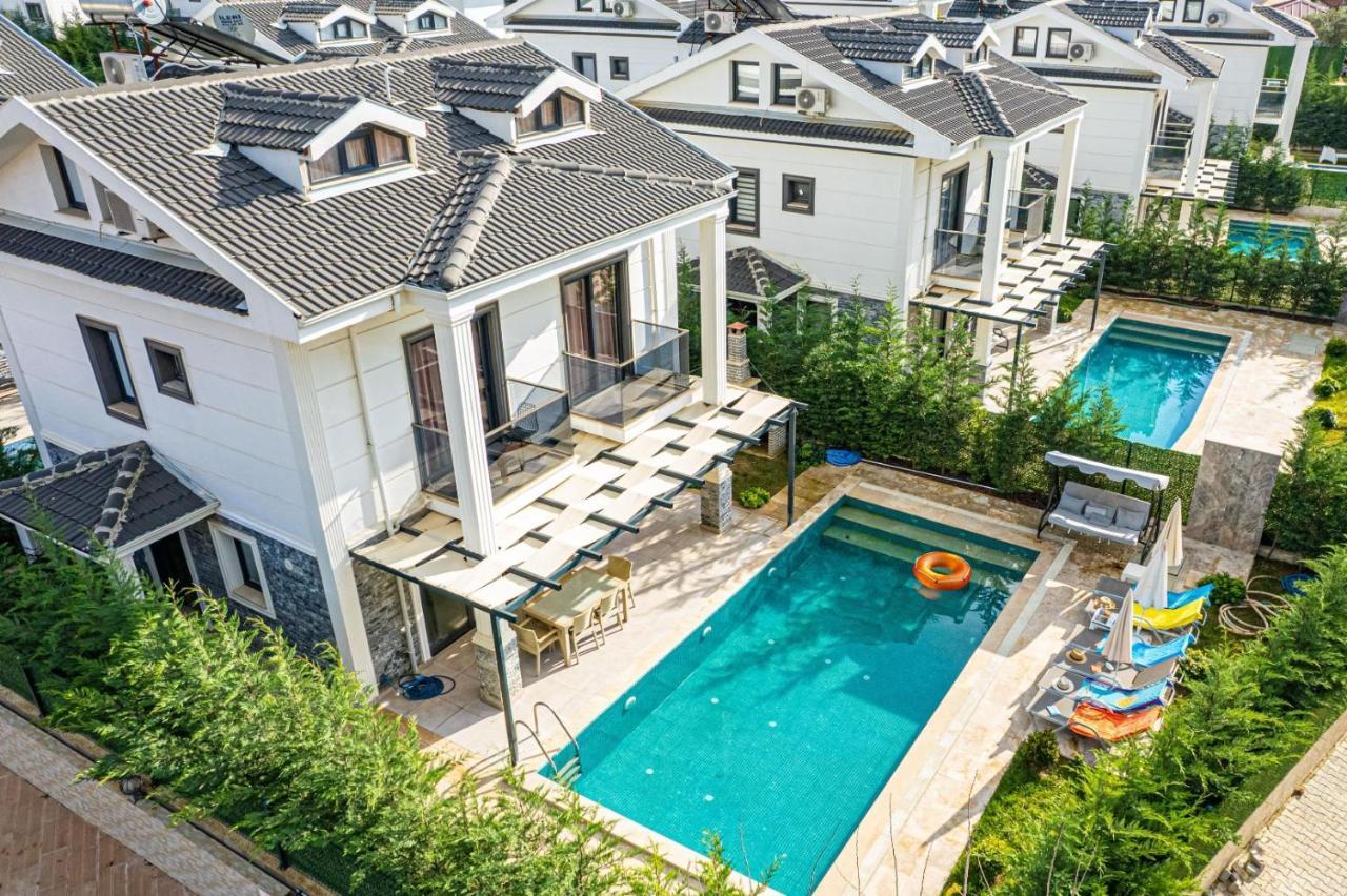 4 Bedroom Holiday Villa In Hisaroenue Oeluedeniz- Gold Rose Fethiye Exterior foto