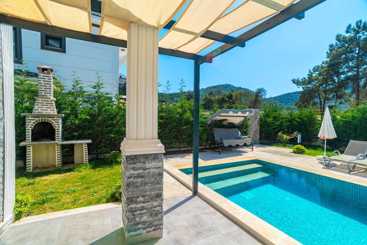 4 Bedroom Holiday Villa In Hisaroenue Oeluedeniz- Gold Rose Fethiye Exterior foto