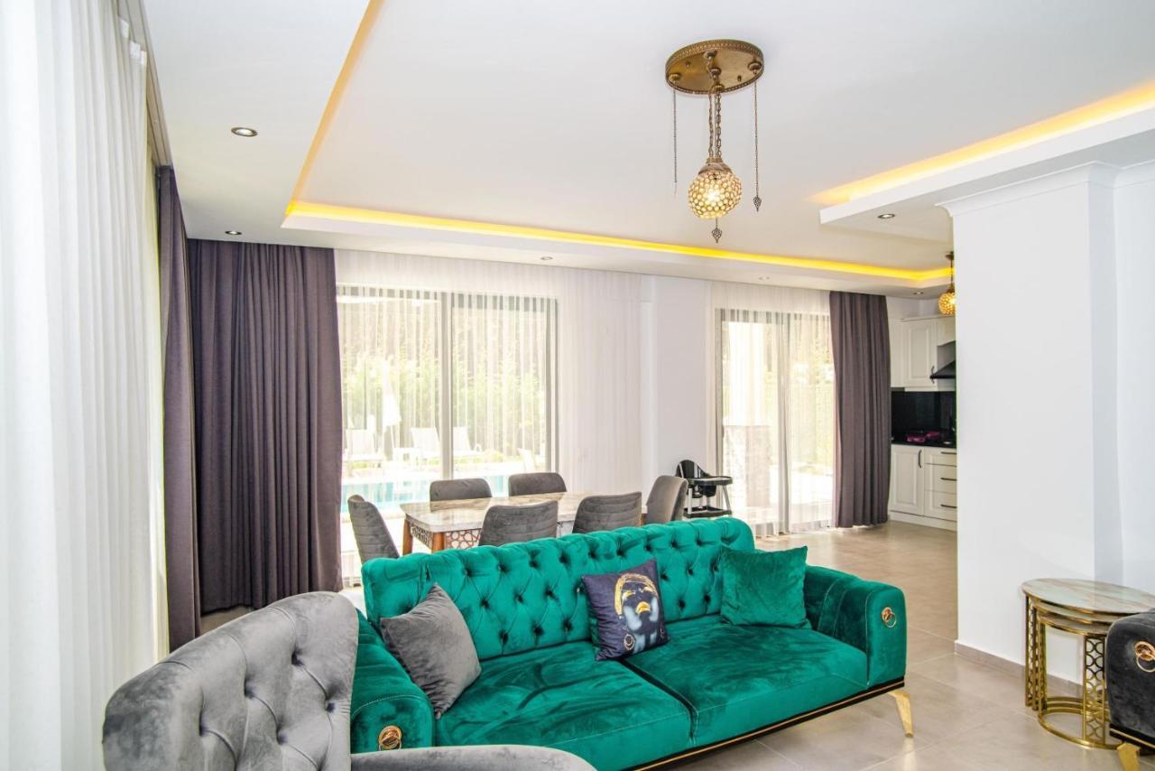 4 Bedroom Holiday Villa In Hisaroenue Oeluedeniz- Gold Rose Fethiye Exterior foto